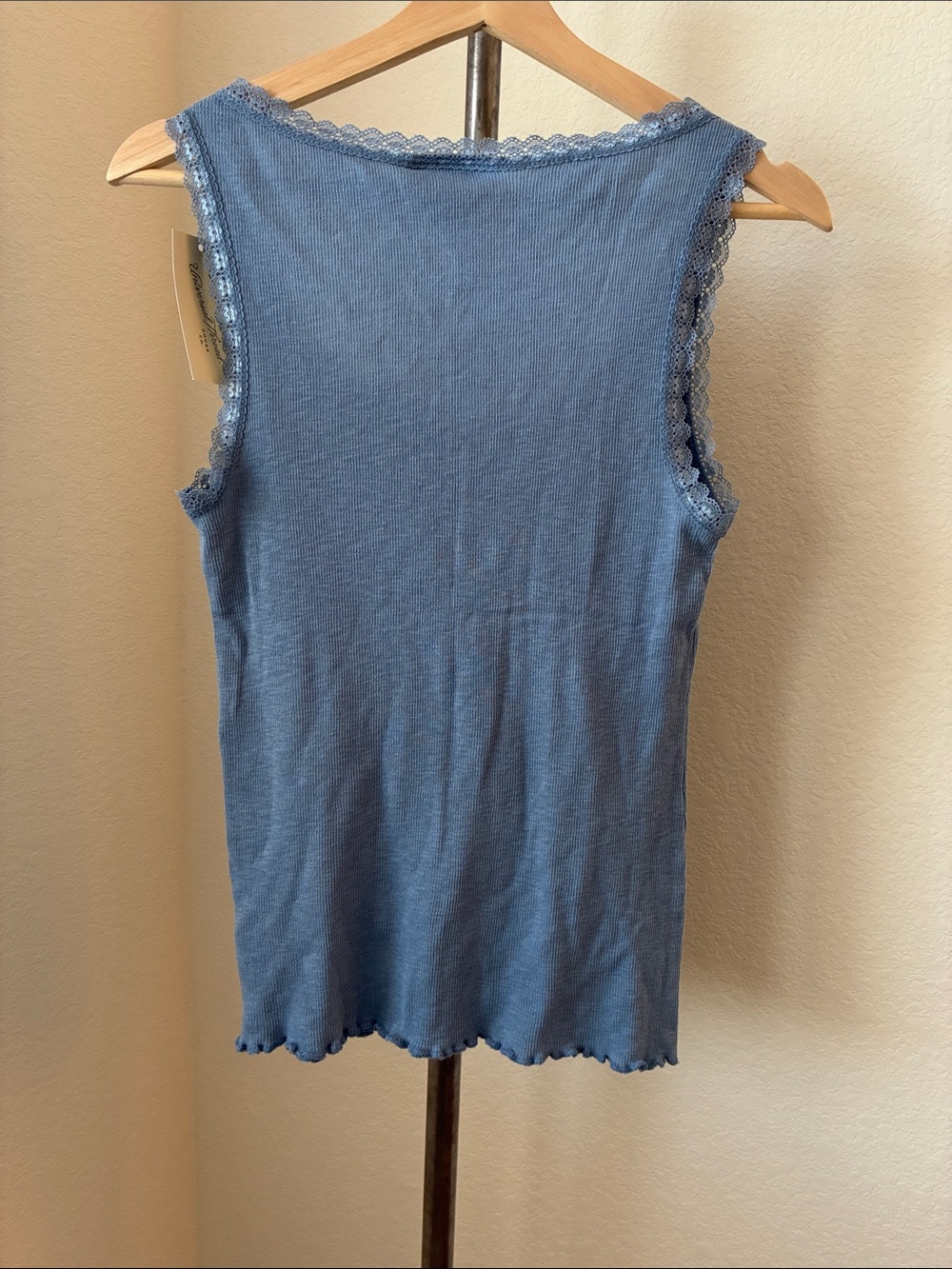 Universal Thread sz M Rib Lace Tank Top New With Tags Lettuce Edge Feminine - Picture 3 of 4